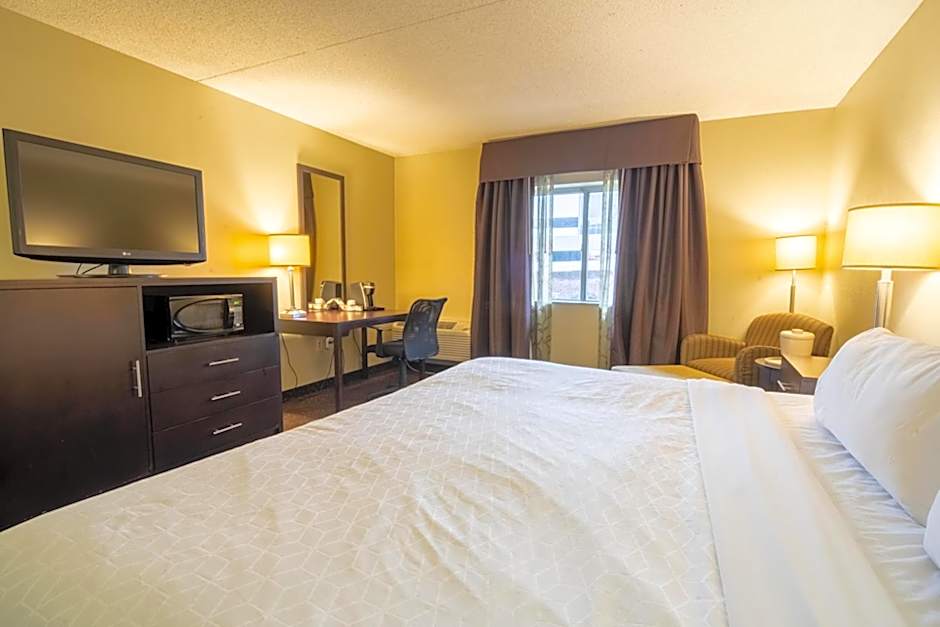 Holiday Inn Express Hotel & Suites Pittsburgh Airport By IHG