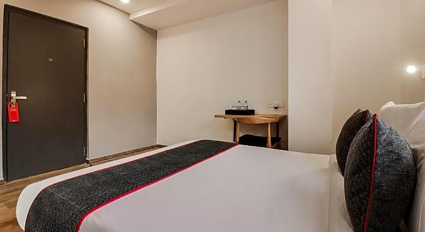 Super Townhouse 359 Begumpet Near Hyderabad Central