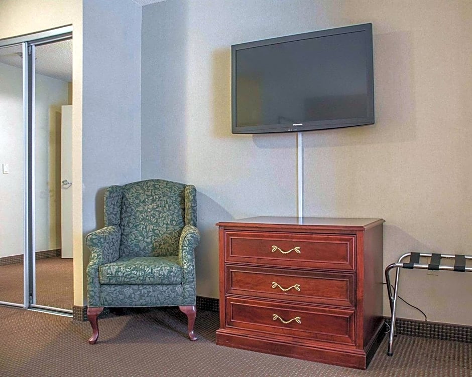 Quality Hotel & Suites Woodstock