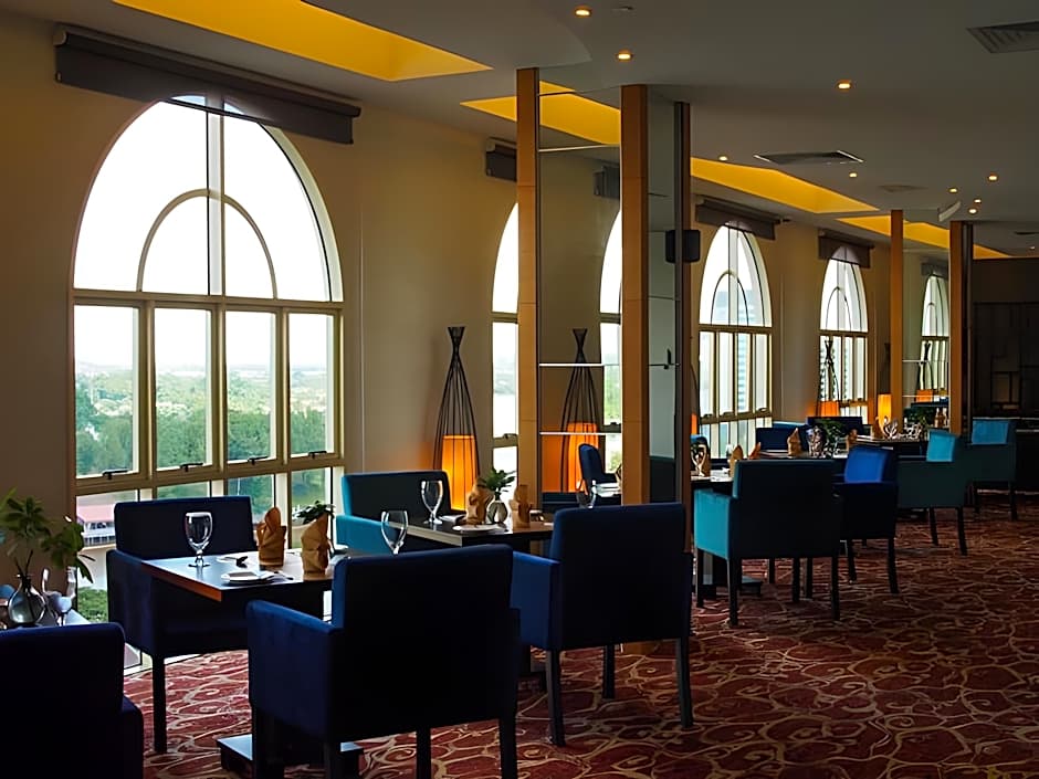 The Waterfront Hotel