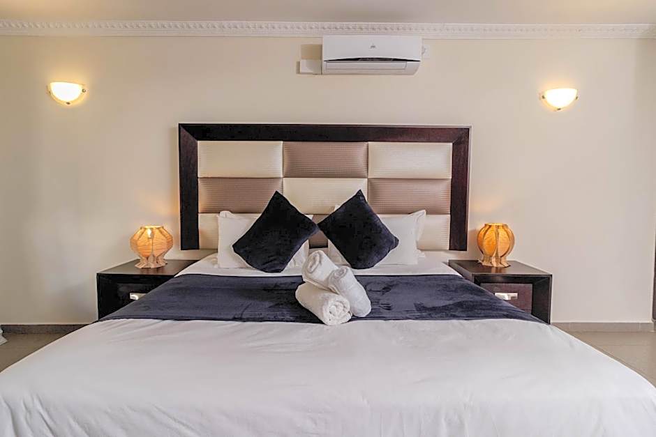 ASANTE MOUNTAIN LODGE