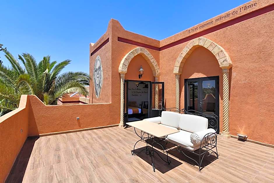 Oscar Hotel by Atlas Studios