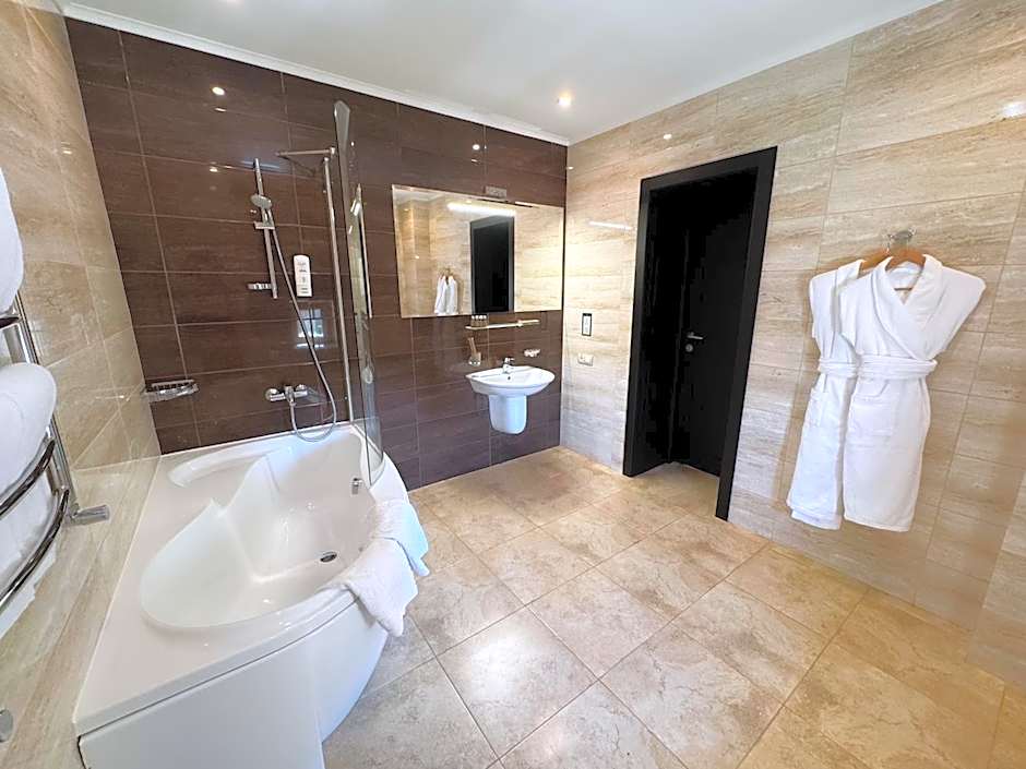 Alexandrovskiy Hotel