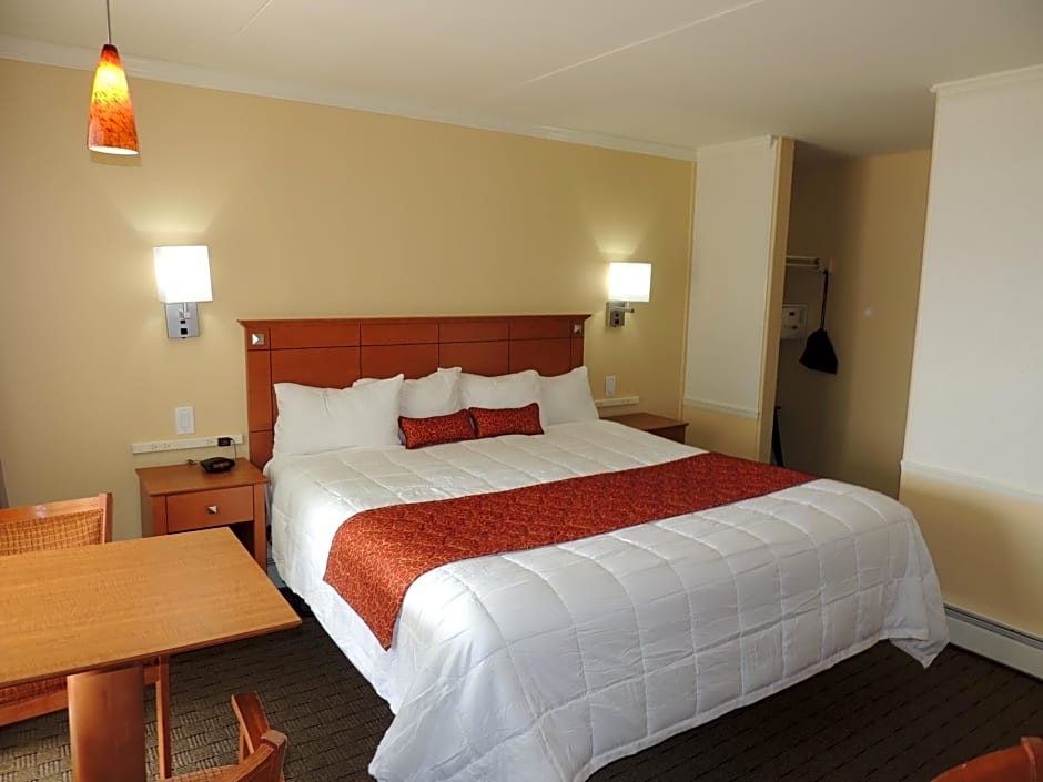 Fleur de Lis Beach Motel