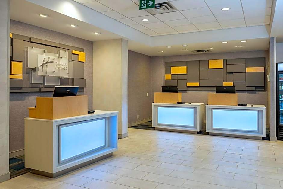 Holiday Inn Express Toronto Downtown By IHG