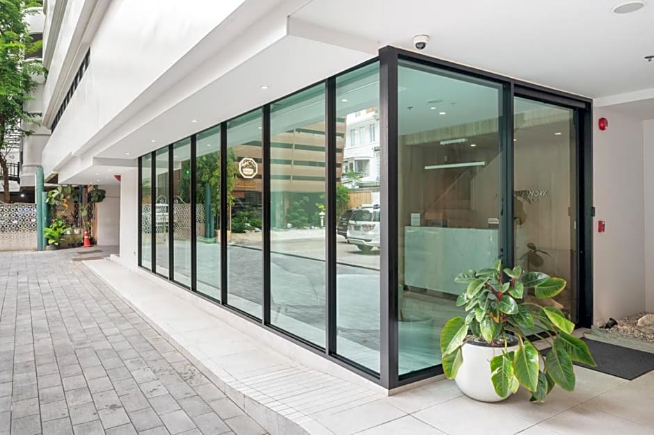 LiveZen Bangkok Sukhumvit