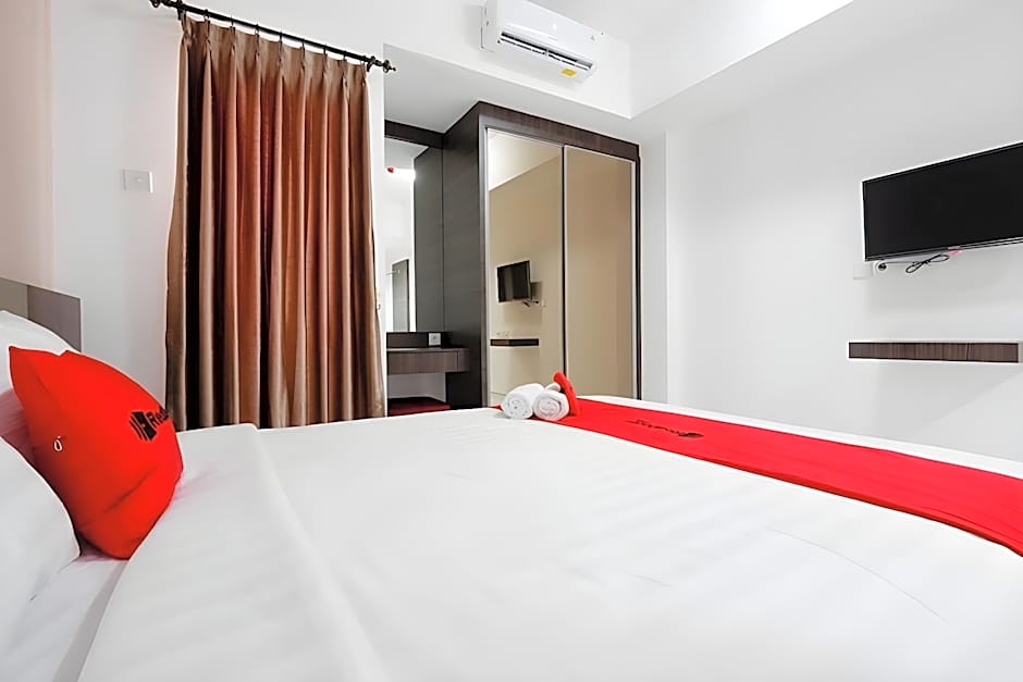 RedDoorz Apartment near Exit Toll Colomadu