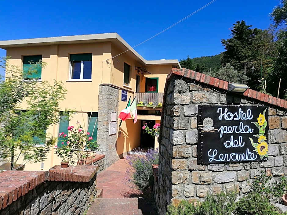 Perla del Levante Hostel