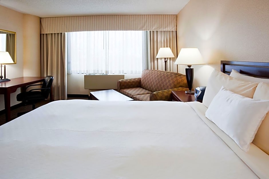 Ramada by Wyndham Minneapolis Airport - Eagan