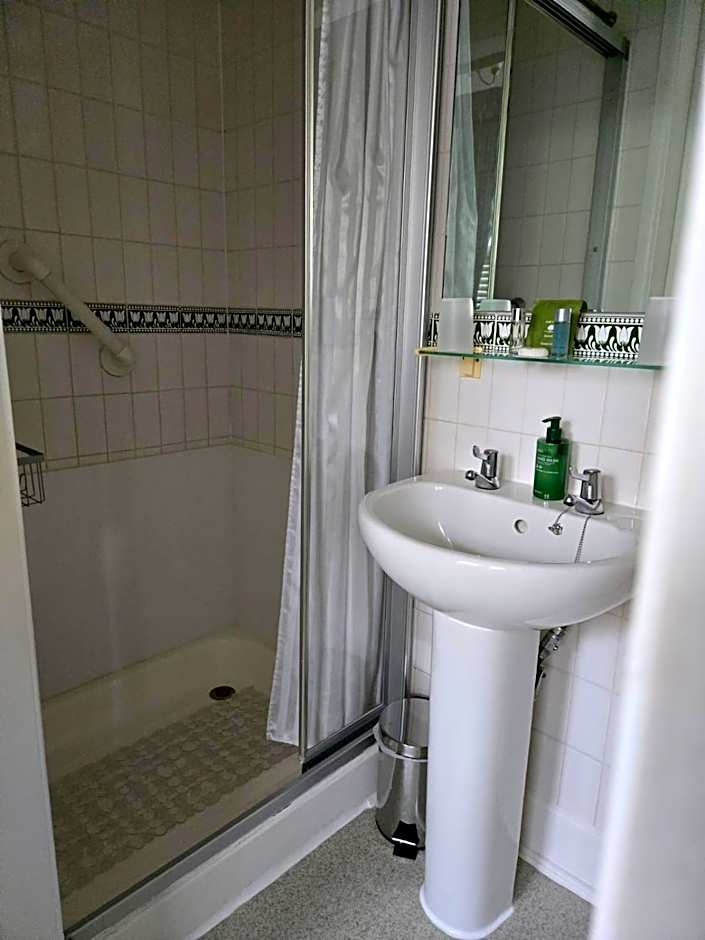 Shoreline Accommodation