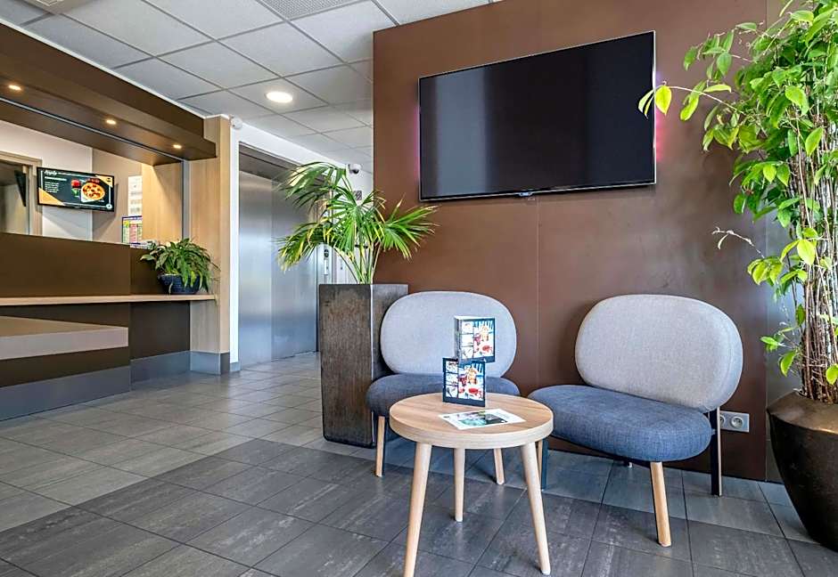 B&B HOTEL Niort Marais Poitevin