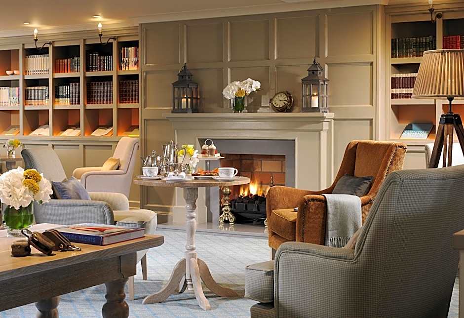 Westport Coast Hotel