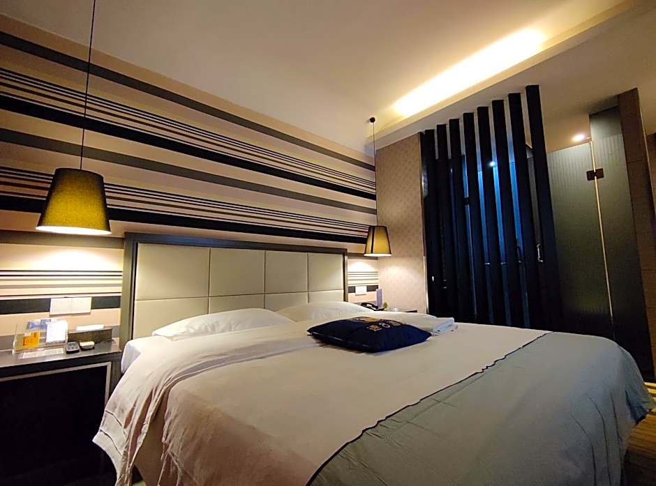 Super 8 Hotel Urumqi Li Yu Shan Lu – Ürümqi