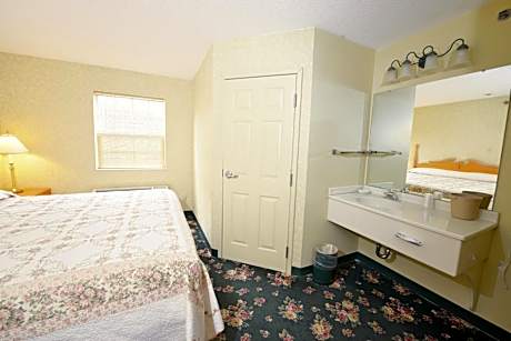 King Room with Spa Bath