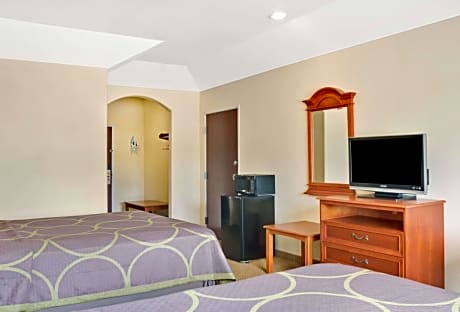 2 Queen Beds Smoking