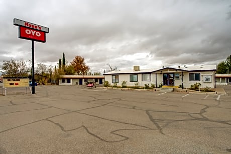 OYO Hotel Rose's Willcox - North Haskell Ave