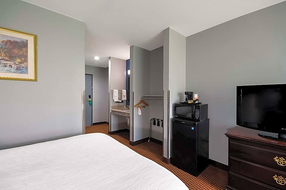 Quality Inn & Suites Oklahoma City North