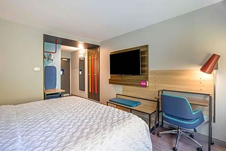 1 King Bed