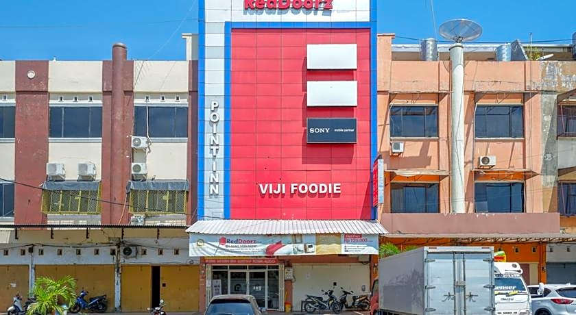 RedDoorz Plus @ Losari Makassar