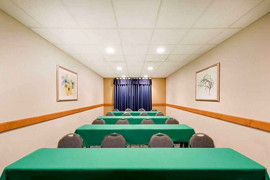 Wingate by Wyndham - York