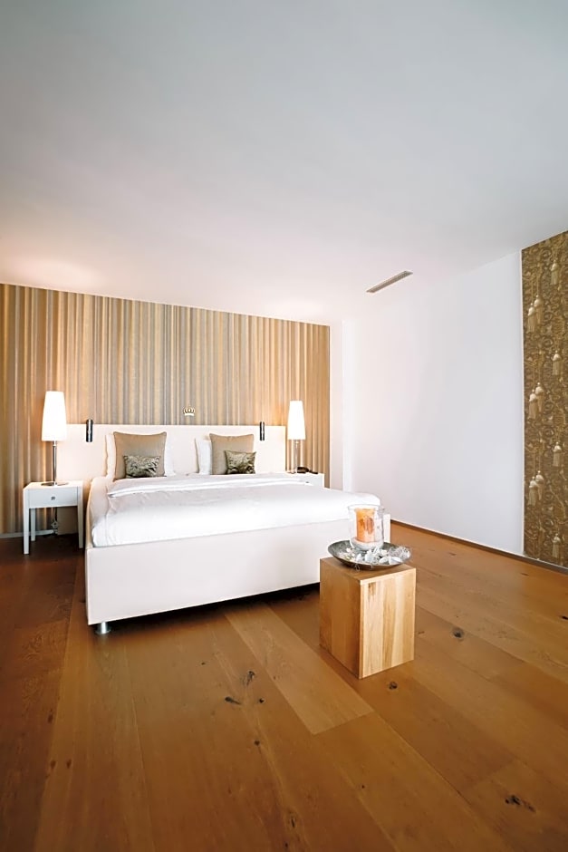 Hotel AVA