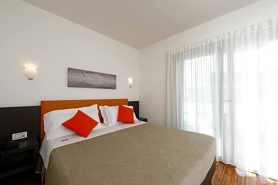 Hotel Simi Lan