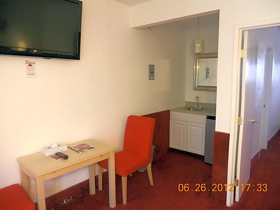 Tradewinds Airport Hotel