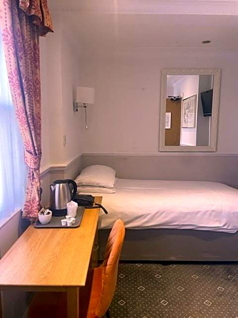 Hyde Park Radnor Hotel B&B