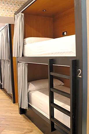 Bed in 4-Bed Female Superior Dormitory Room with private bathroom