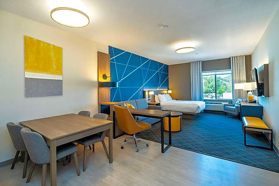 Comfort Suites Kelowna