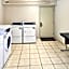 Super 8 by Wyndham Deerfield/Northbrook