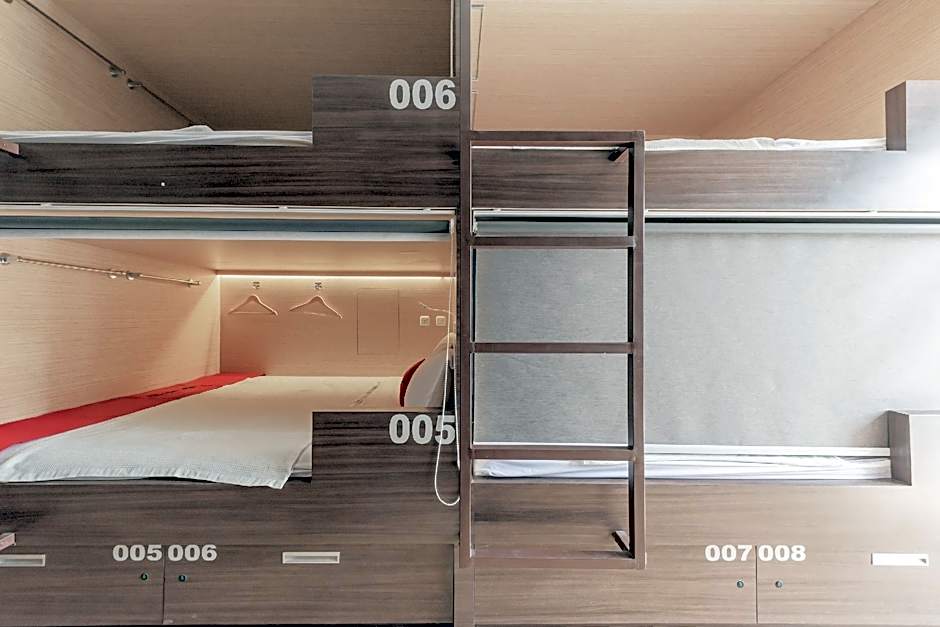 RedDoorz @ Capsule Inn Teuku Umar