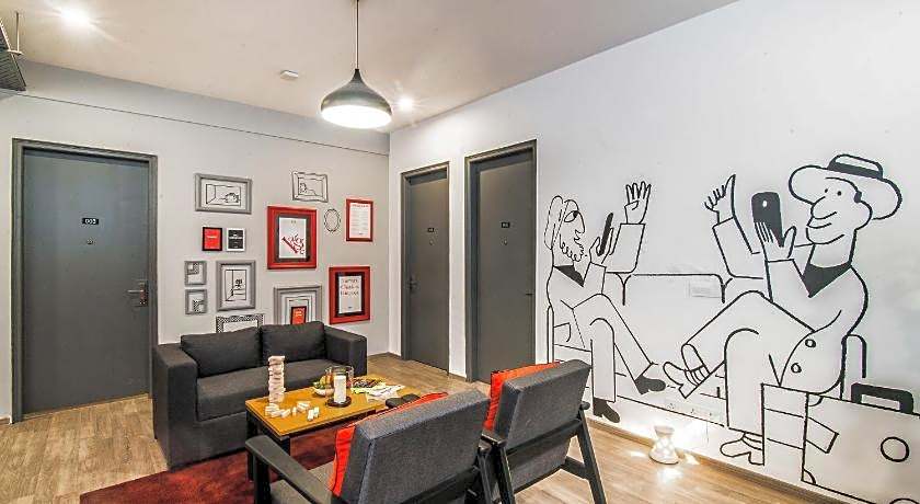 Super Townhouse Galleria Market Near Golf Course Road