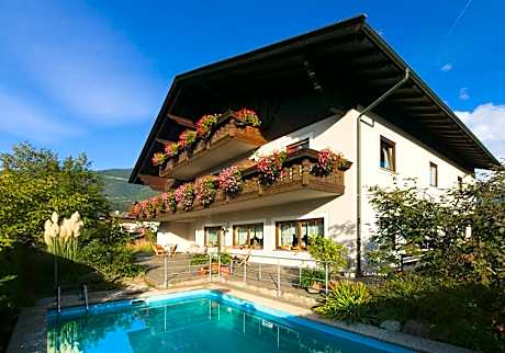 Bed&Breakfast Pension Hilpold