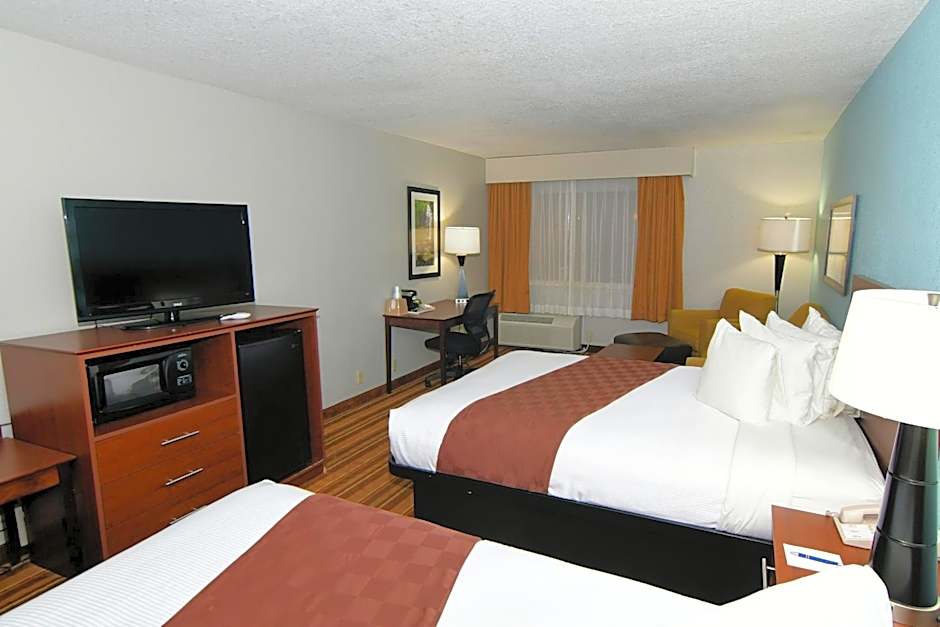 Rock Island Inn & Suites Marshalltown