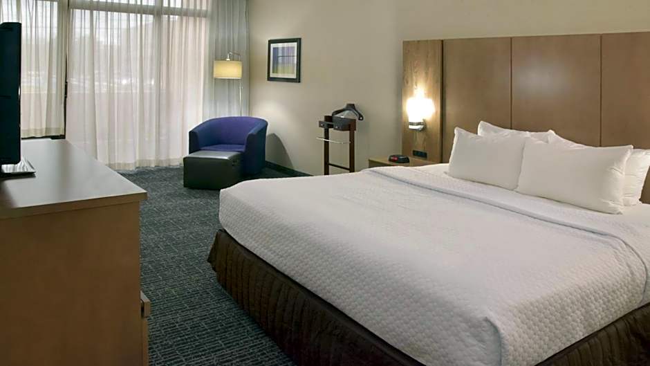 Crowne Plaza Cleveland Airport By IHG