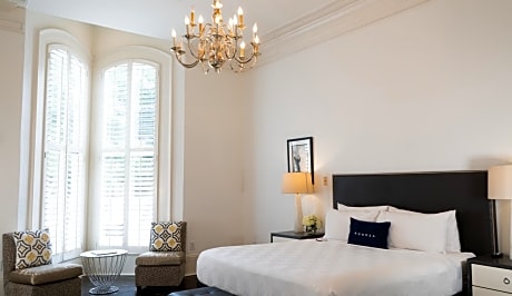 Executive Suite, 1 Bedroom, Kitchen(1 King Bed)