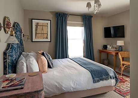 Superior King Room Ensuite