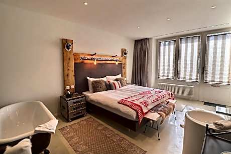 Double Room with Private Bathroom