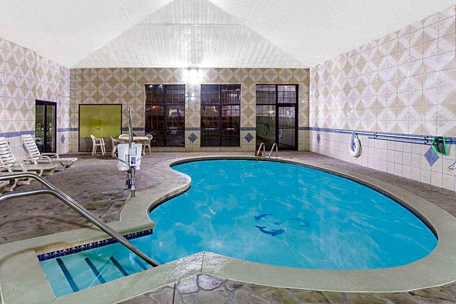 Quality Inn & Suites Oklahoma City North