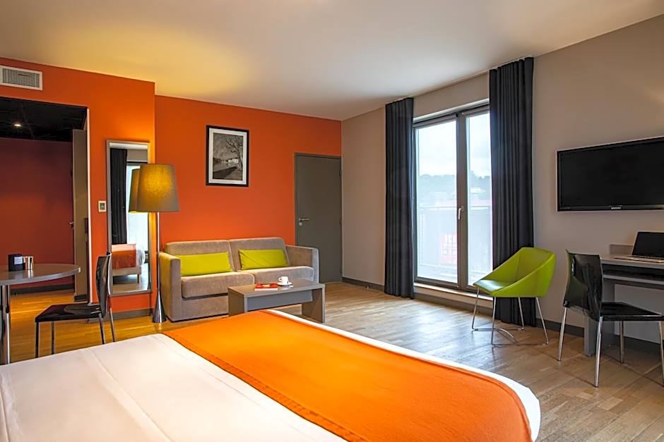 Adonis Lyon Dock Ouest