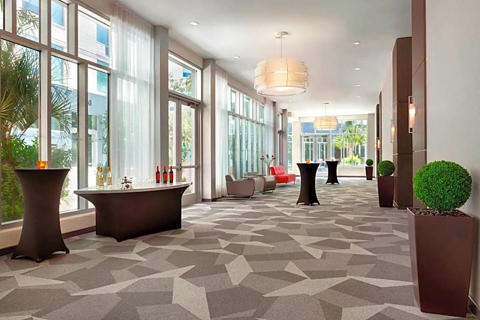 Aloft Jacksonville Tapestry Park