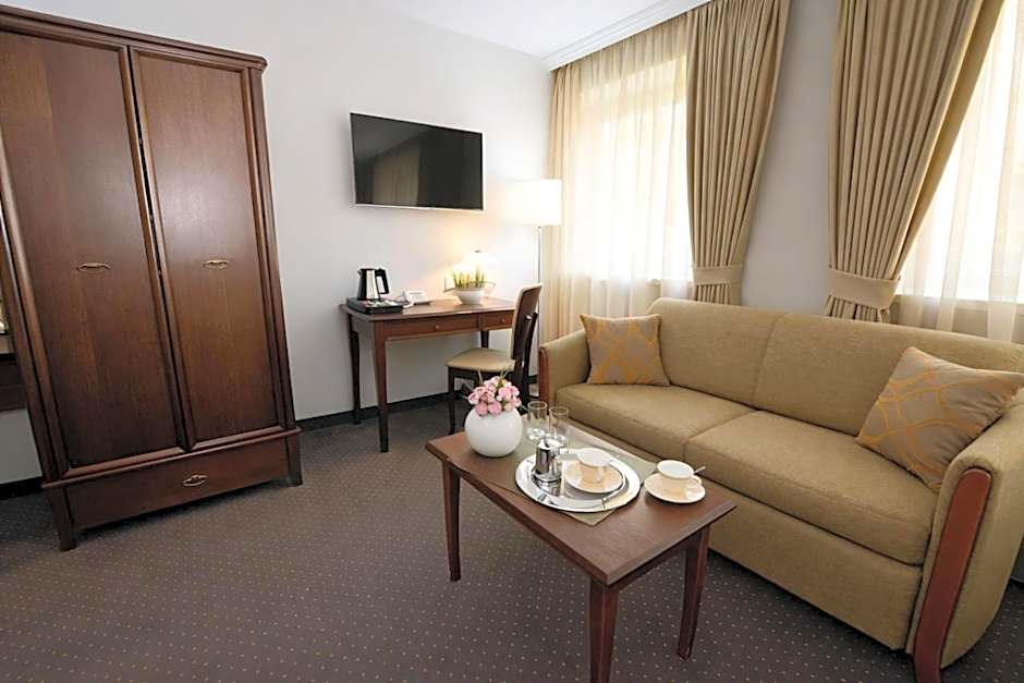 Alexandar Square Boutique Hotel