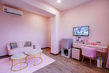 Deluxe Double with Bathtub