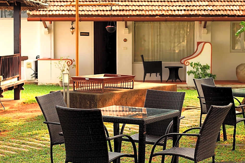 OLD LIGHTHOUSE BRISTOW HOTEL