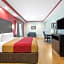 Econo Lodge Inn & Suites
