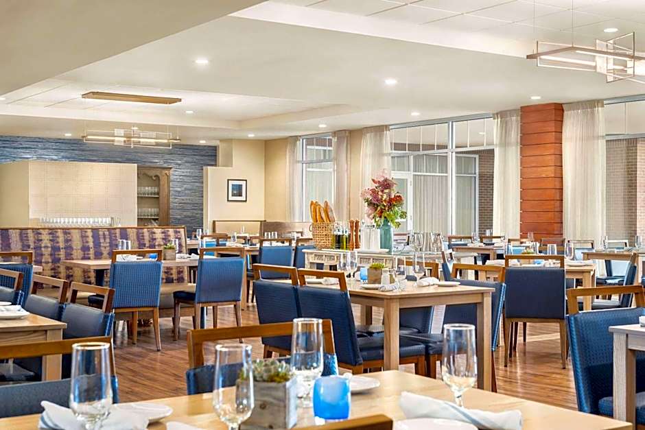 Wyndham Newport Hotel