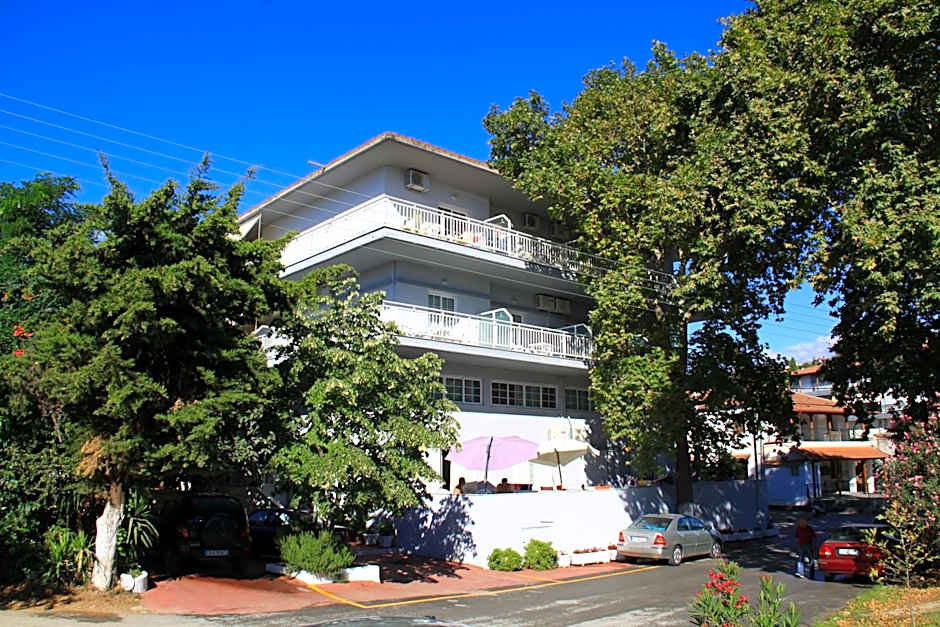 Galanis Studios and Apartments