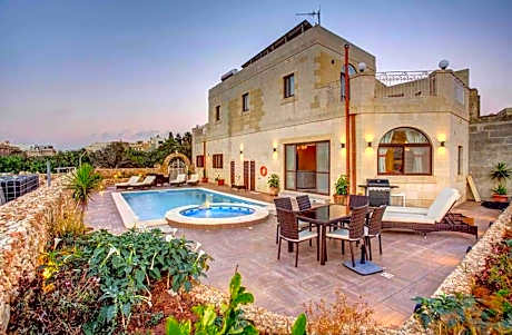 Country Views Villa Victoria
