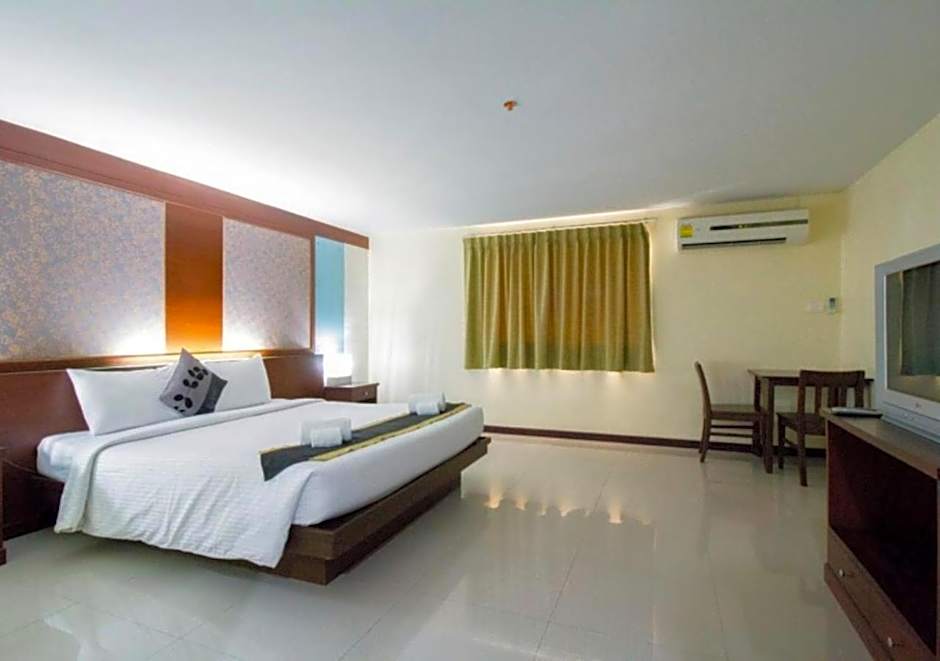 Convenient Grand Plus Hotel Suvarnabhumi